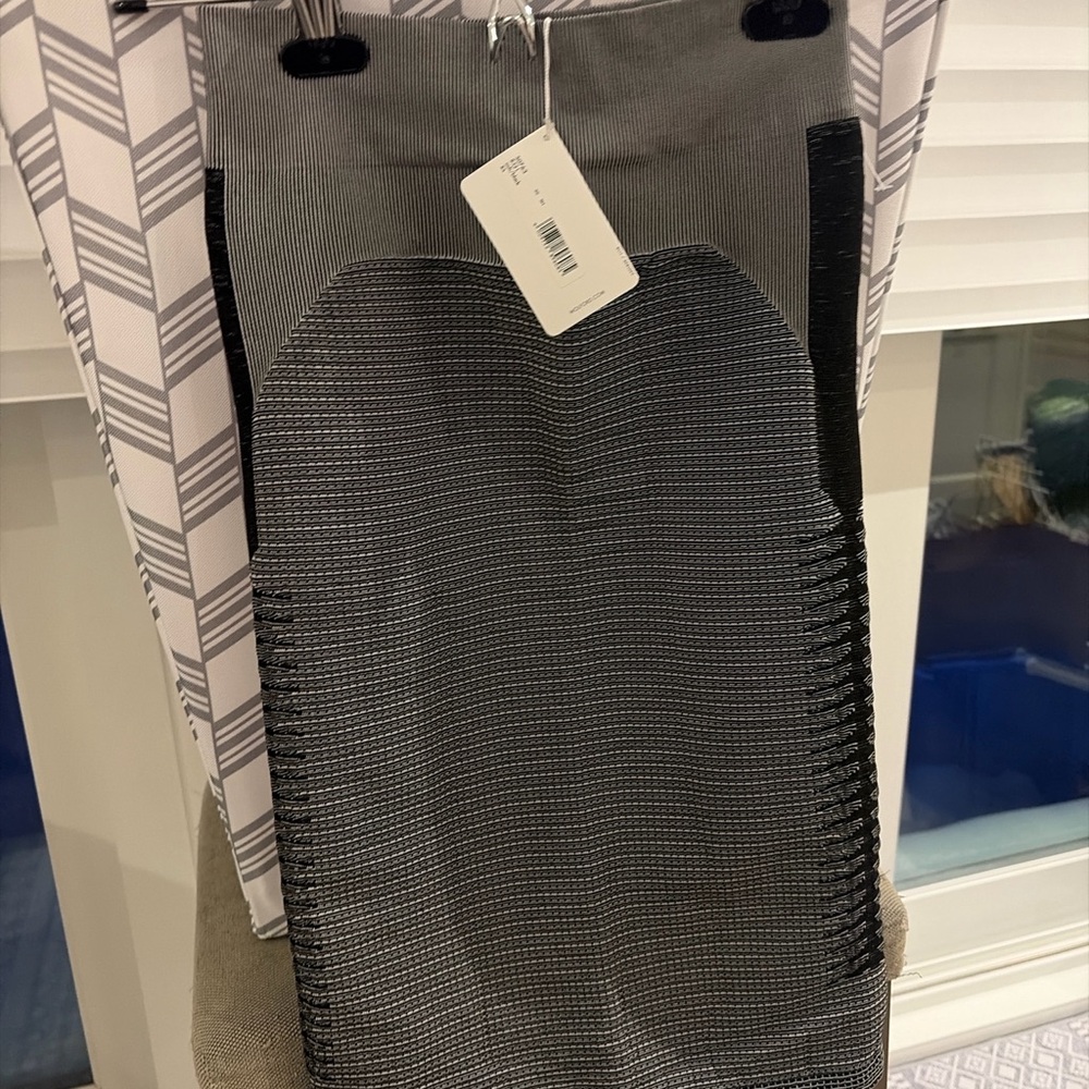 Wolford Black and Gray Pencil Skirt